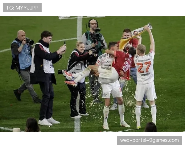 拜仁对阵科隆：沙拉盘颁奖仪式前的最后一轮联赛